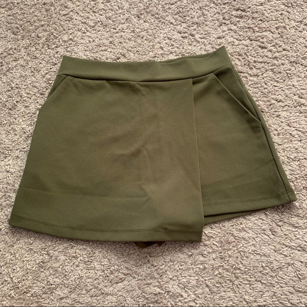 Forever 21 Olive Green Skort Size M